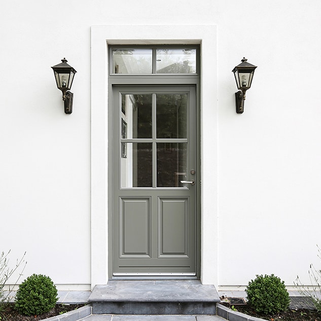 Turn your front door in a focal point of your street